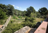 Загородный дом с участком на продажу в городе el Vendrell Фото