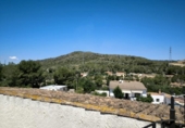 Загородный дом с участком на продажу в городе el Vendrell Фото