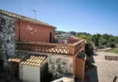 Загородный дом с участком на продажу в городе el Vendrell Фото