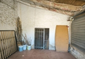 Загородный дом с участком на продажу в городе el Vendrell Фото