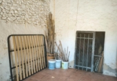 Загородный дом с участком на продажу в городе el Vendrell Фото