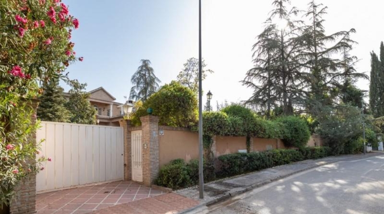 Granada - Albolote - 1880m2