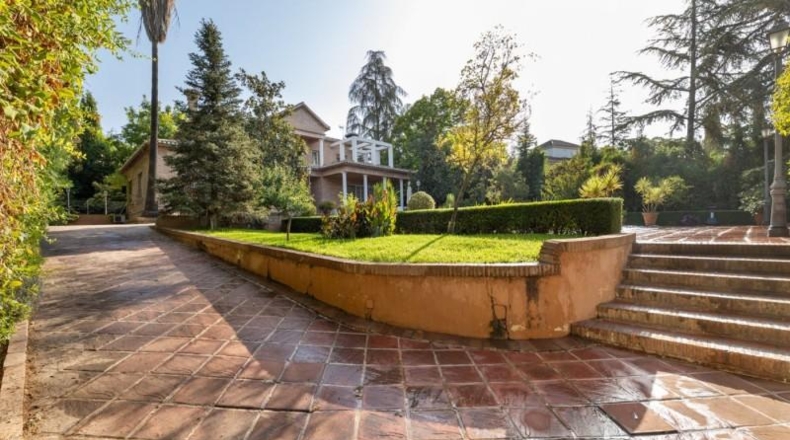Granada - Albolote - 1880m2