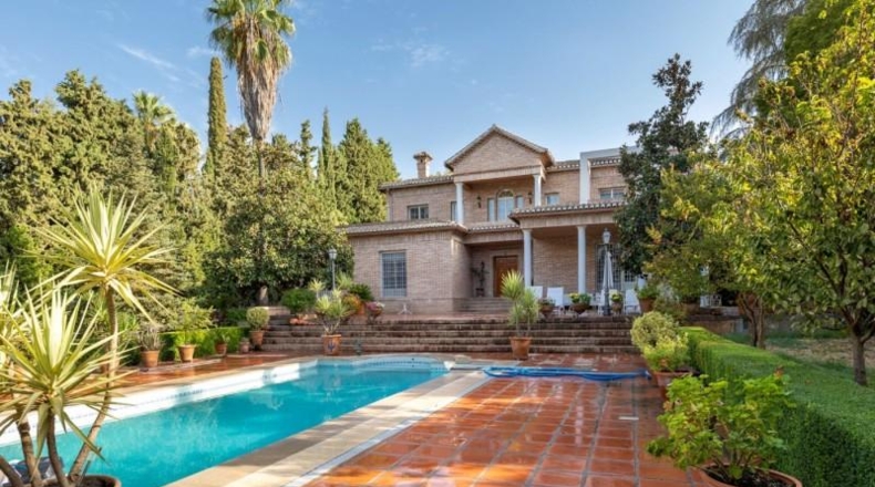 Granada - Albolote - 1880m2
