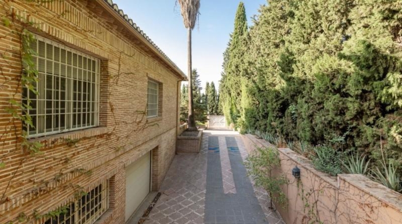 Granada - Albolote - 1880m2