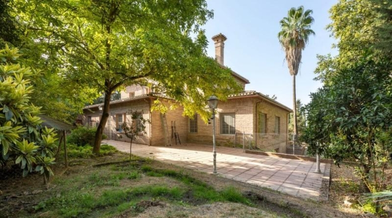 Granada - Albolote - 1880m2