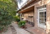 Chalet independiente con terreno en venta en la España, Albolote, ref: TR143013 foto