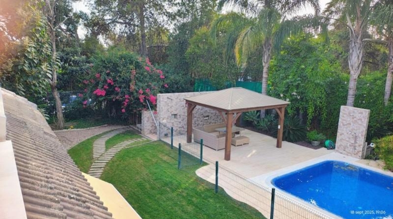 Seville - Mairena del Aljarafe - 1810m2