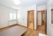 Chalet independiente con terreno en venta en la España, Albolote, ref: TR240340 foto