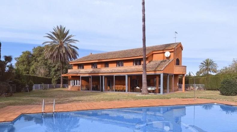 Sevilla - Майрена-дель-Аляхарфе - 1681m2