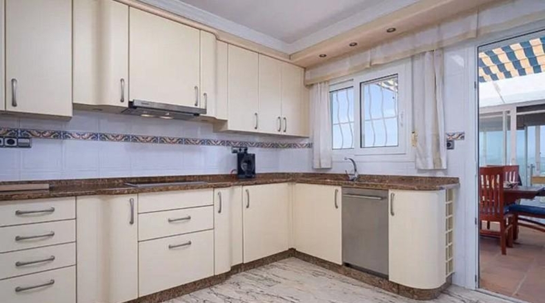 Pontevedra - O Rial - 905m2
