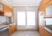 Отдельно стоящий дом с участком на продажу в городе Гранада Фото