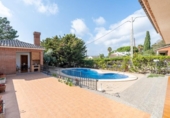 Chalet independiente con terreno en venta en la España, Cambrils, ref: TR150671 foto