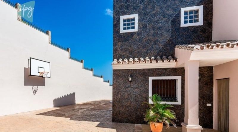 Málaga - Estepona - 3500m2