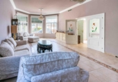 Chalet independiente con terreno en venta en la España, L'Alfàs del Pi, ref: TR263095 foto