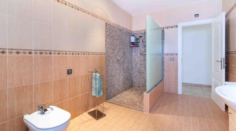Alicante - Alfaz del Pi - 1150m2