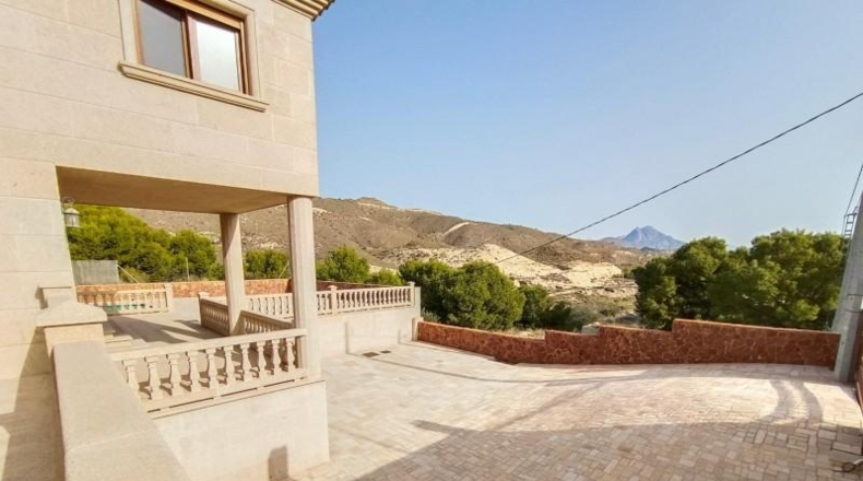 Alicante - Campello - 895m2