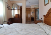 Chalet independiente con terreno en venta en la España, Benidorm, ref: TR171839 foto