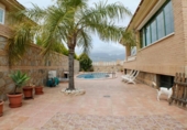 Chalet independiente con terreno en venta en la España, Benidorm, ref: TR171839 foto