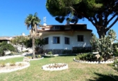 Chalet independiente con terreno en venta en la España, Motril, ref: TR351866 foto