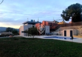 Chalet independiente con terreno en venta en la España, Sant Pere de Ribes, ref: TR138674 foto