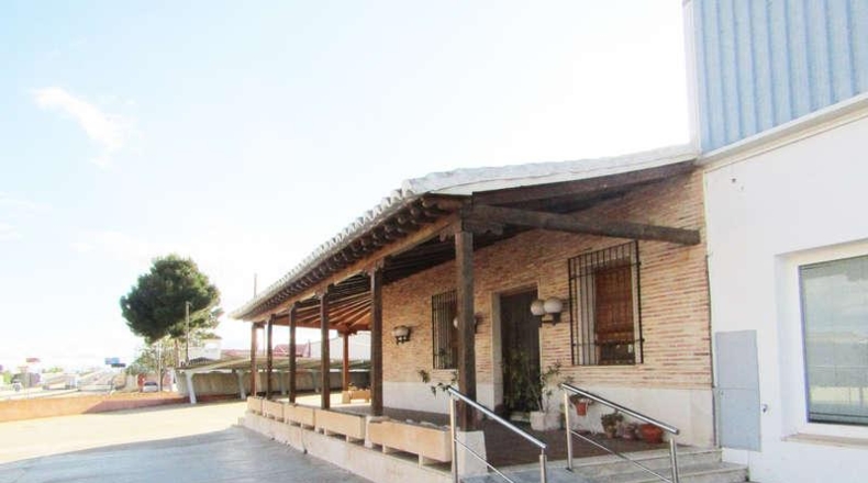 Ciudad Real - Valdepeñas - 8500m2