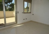 Отдельно стоящий дом с участком на продажу в городе Salou Фото