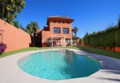 Xalet independent amb terreny en venda a la España, Benalmádena, ref.: TR152386 foto
