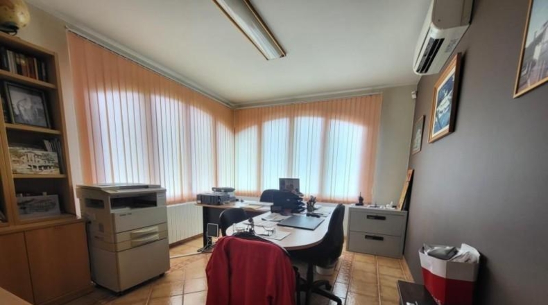 Жирона - Mont-ras - 1209m2