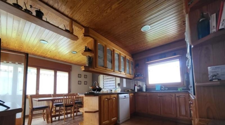 Жирона - Mont-ras - 1209m2