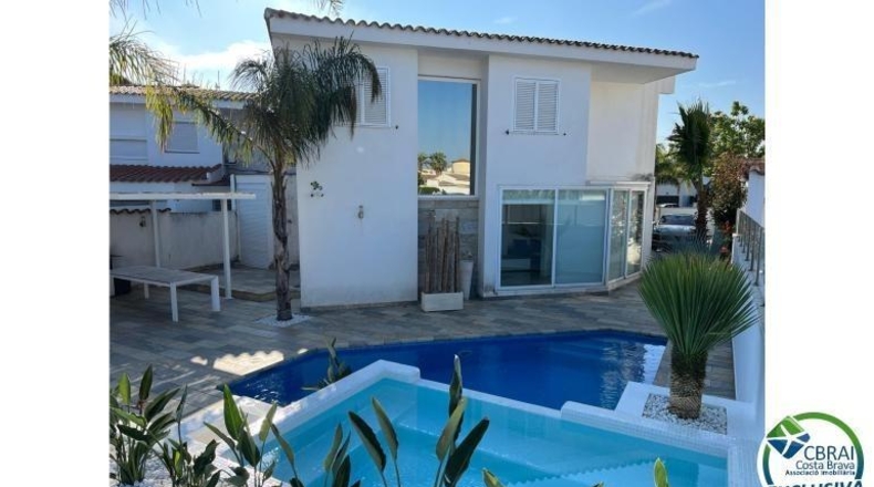 Gerona - Empuriabrava - 567m2