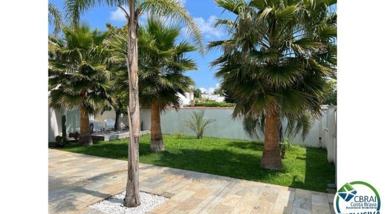 Gerona - Empuriabrava - 567m2