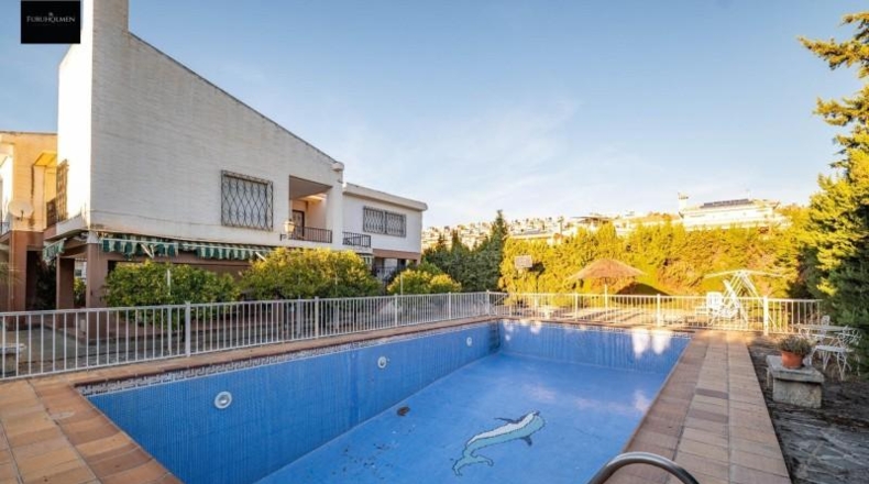 Granada - Huétor Vega - 2690m2