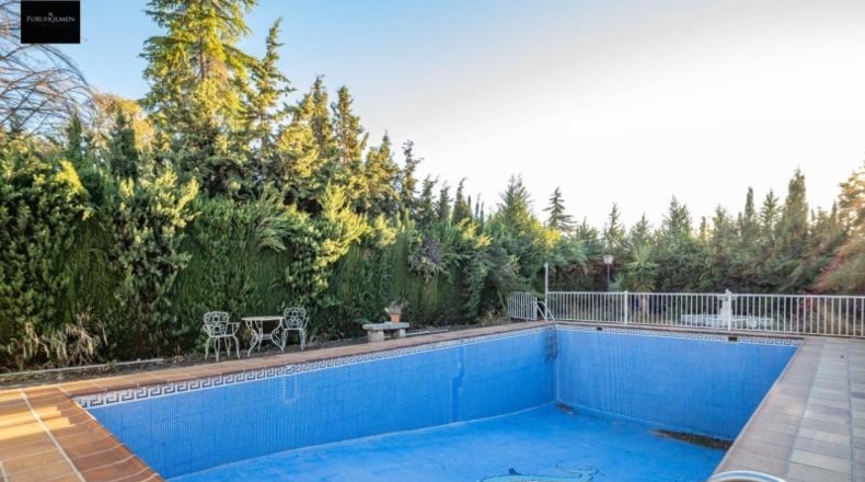Granada - Huétor Vega - 2690m2