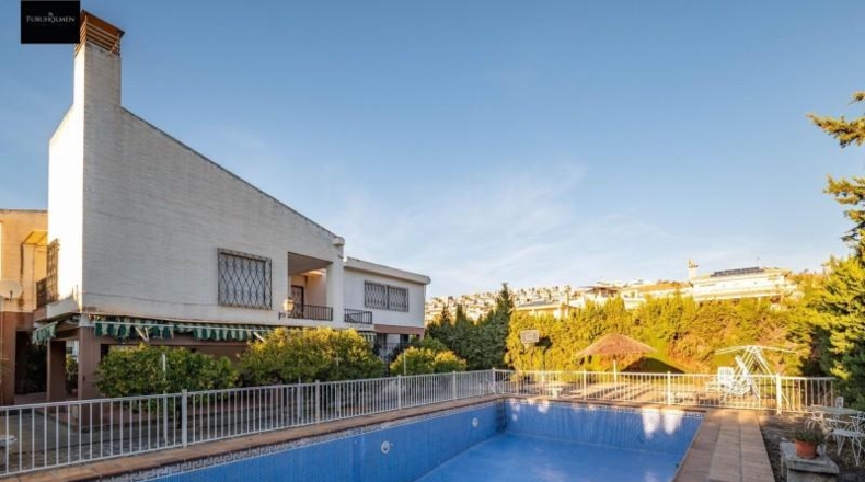 Granada - Huétor Vega - 2690m2