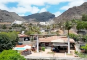Chalet independiente con terreno en venta en la España, Santiago del Teide, ref: TR338209 foto
