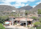 Chalet independiente con terreno en venta en la España, Santiago del Teide, ref: TR338209 foto