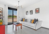 Chalet independiente con terreno en venta en la España, San Juan de Alicante, ref: TR376810 foto