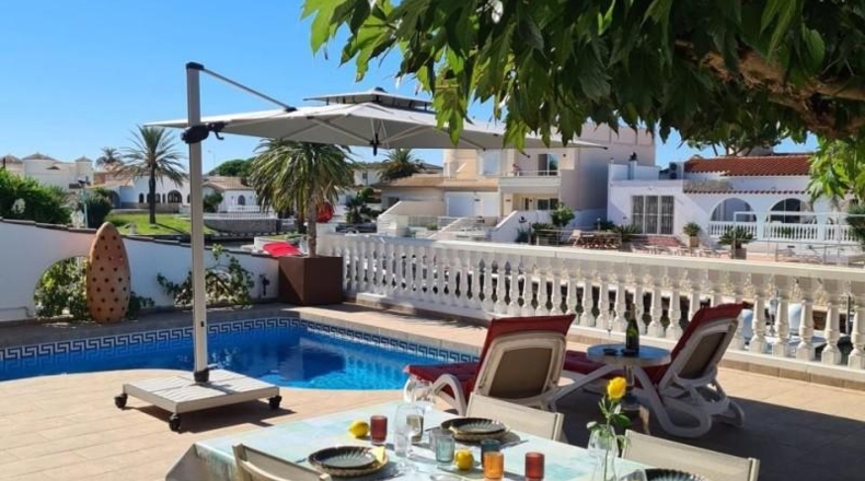 Gerona - Empuriabrava - 361m2