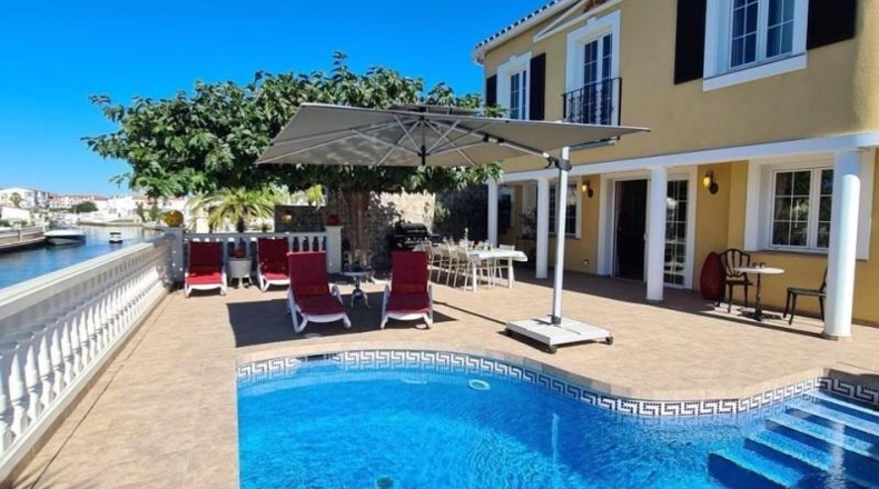 Gerona - Empuriabrava - 361m2