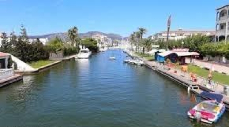 Gerona - Empuriabrava - 361m2