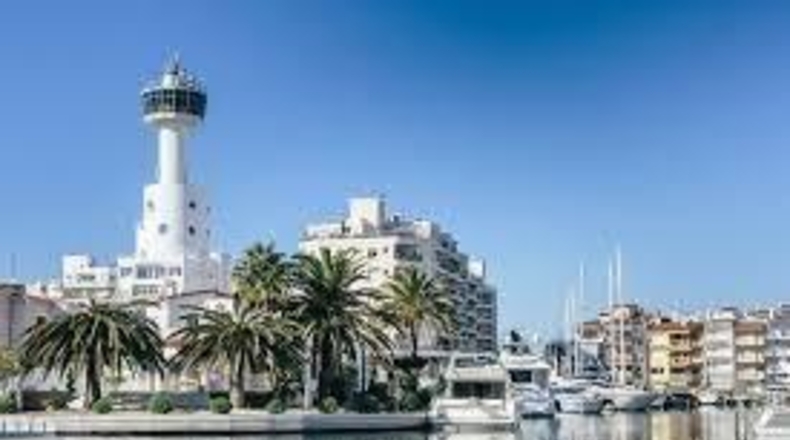 Gerona - Empuriabrava - 361m2