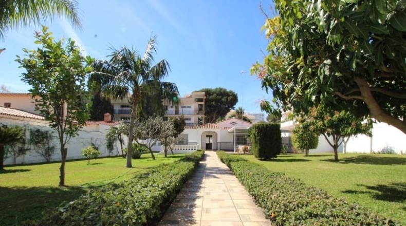 Málaga - Benalmádena - 1115m2