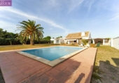 Chalet independiente con terreno en venta en la España, Barbate, ref: TR153867 foto