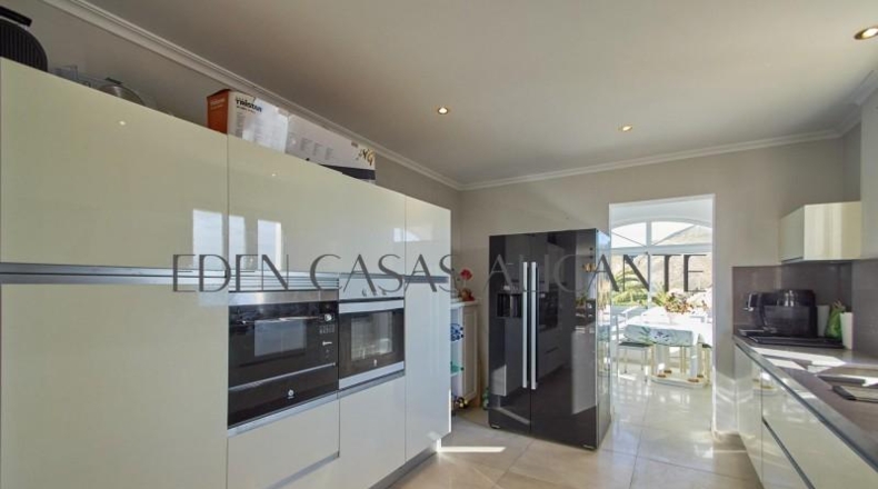 Alicante - Campello - 1474m2