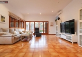 Chalet independiente con terreno en venta en la España, Vilanova i la Geltrú, ref: TR391477 foto