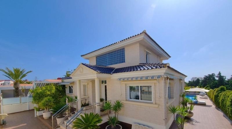 Alicante - Torrevieja - 670m2