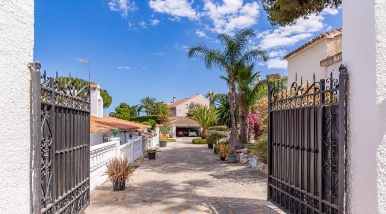 Málaga - Torremolinos - 2422m2
