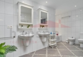 Chalet independiente con terreno en venta en la España, Vélez-Málaga, ref: TR154584 foto