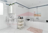 Chalet independiente con terreno en venta en la España, Vélez-Málaga, ref: TR154584 foto